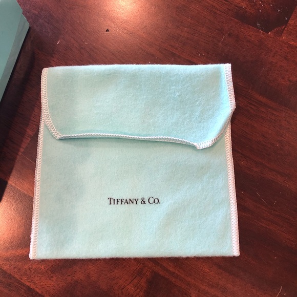 TIFFANY & Co. Gift Box and Pouch 🦋 - Picture 4 of 6